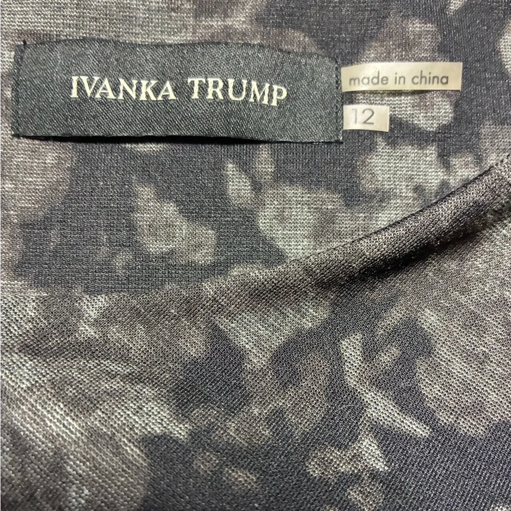 Ivanka Trump Charcoal Floral Midi Dress Body Con Front & Back Zip Size 12 NWOT - Picture 4 of 5